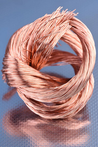 ţ������ - �����Ժ�Ϊһ��